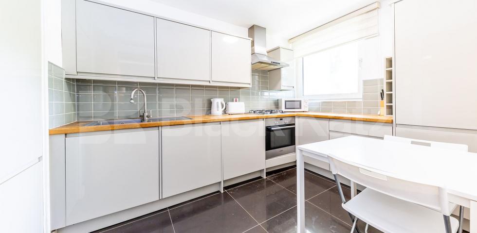 			NEW INSTRUCTION - ZONE1! GREAT FOR 4 SHARERS!, 3 Bedroom, 1 bath, 1 reception Flat			 Stanhope Street, EUSTON-CAMDEN